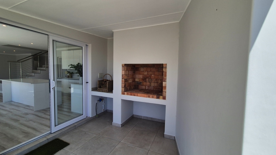 3 Bedroom Property for Sale in Country Club Western Cape